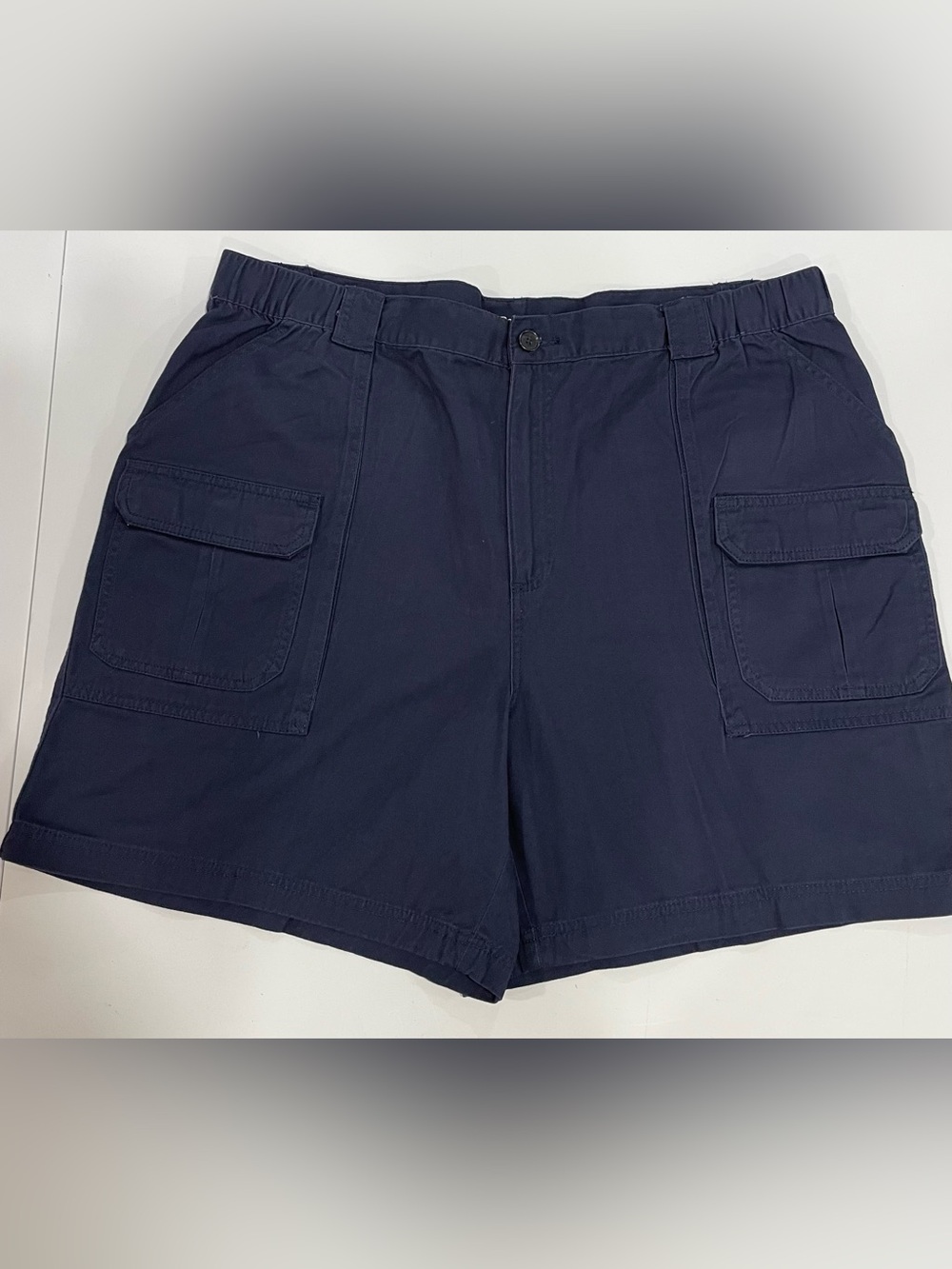 Men’s Croft & Barrow cargo shorts new 42 navy blue